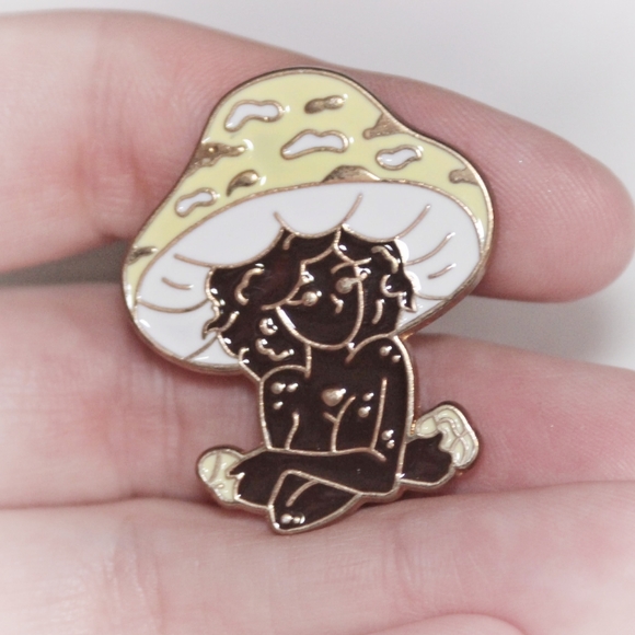 Mushroom girl enamel pin - Picture 3 of 10